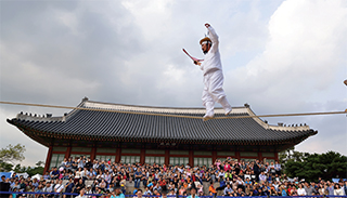 줄타기 공연모습