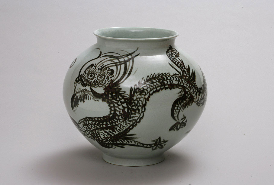 백자철화용문호_7x30cm.jpg